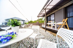 تناول الطعام بالخارج