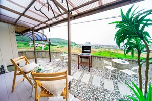 تناول الطعام بالخارج