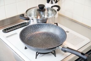 Fridge, microwave, stovetop, electric kettle