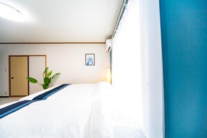 3 habitaciones, escritorio, wifi gratis y ropa de cama 