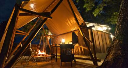 Monday to Thursday Gorgeous glamping tent / Ichinomiya City Aichi