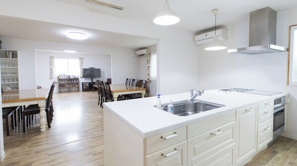 Fridge, microwave, stovetop, cookware/dishes/utensils