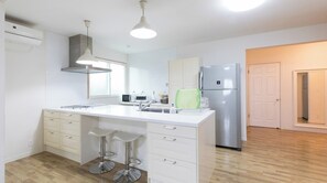 Fridge, microwave, stovetop, cookware/dishes/utensils