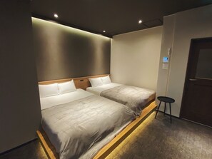 4 bedrooms, iron/ironing board, free WiFi, bed sheets - Kyushus largest and most luxurious private hotel  / Fukuoka Fukuoka (Fukuoka)