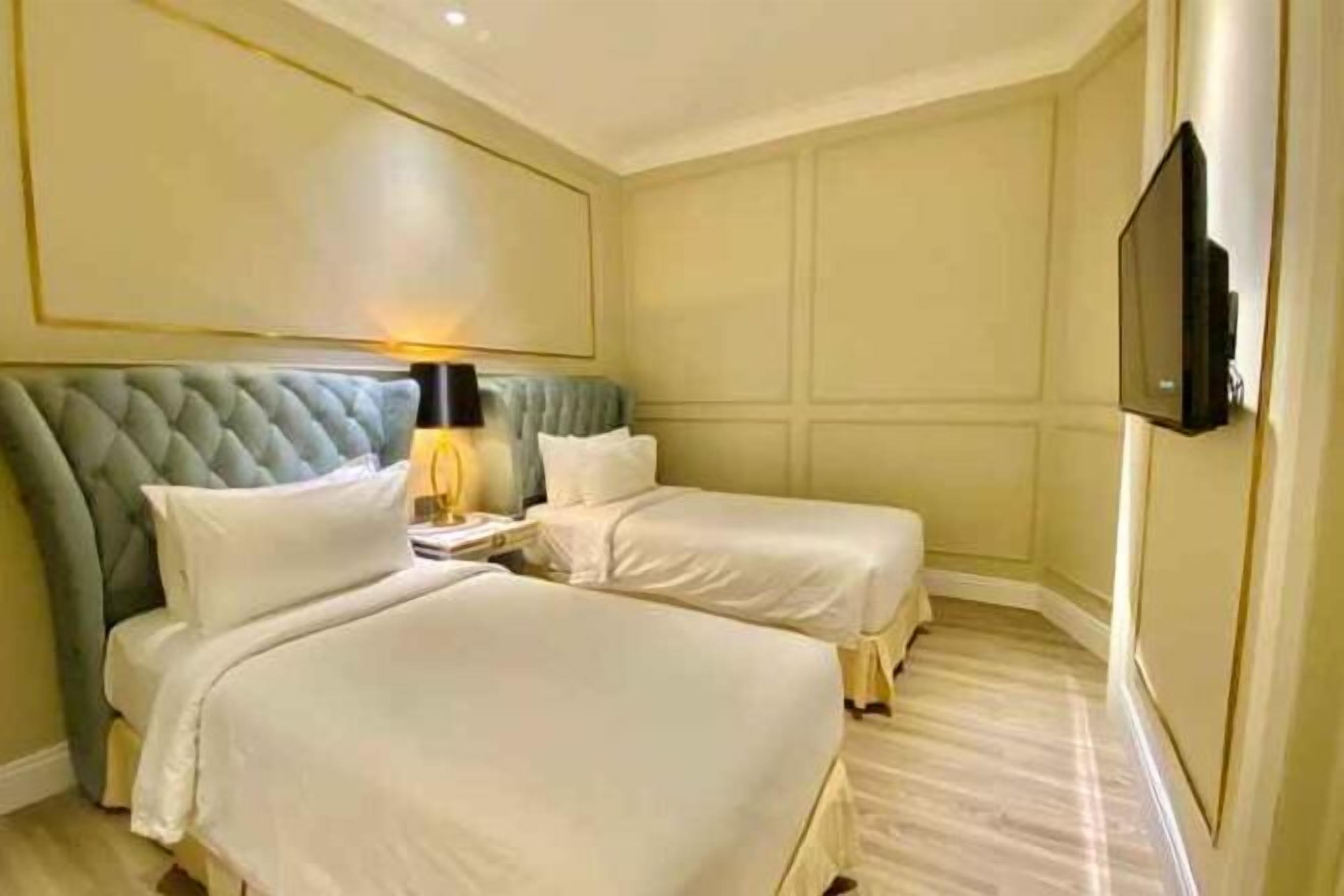 Premium bedding, in-room safe, desk, soundproofing