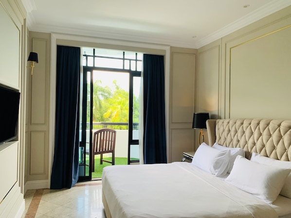 Suite | Premium bedding, in-room safe, desk, soundproofing