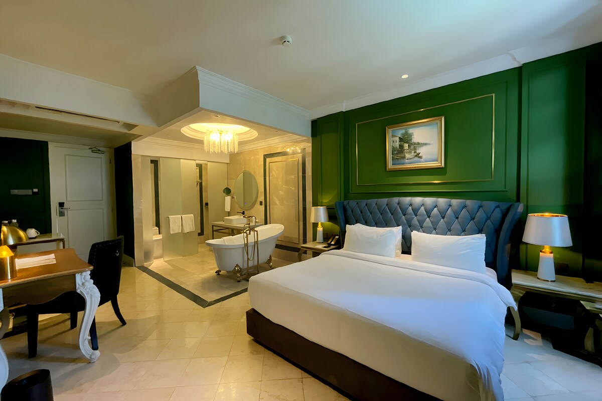 Romantic Suite | Balcony view