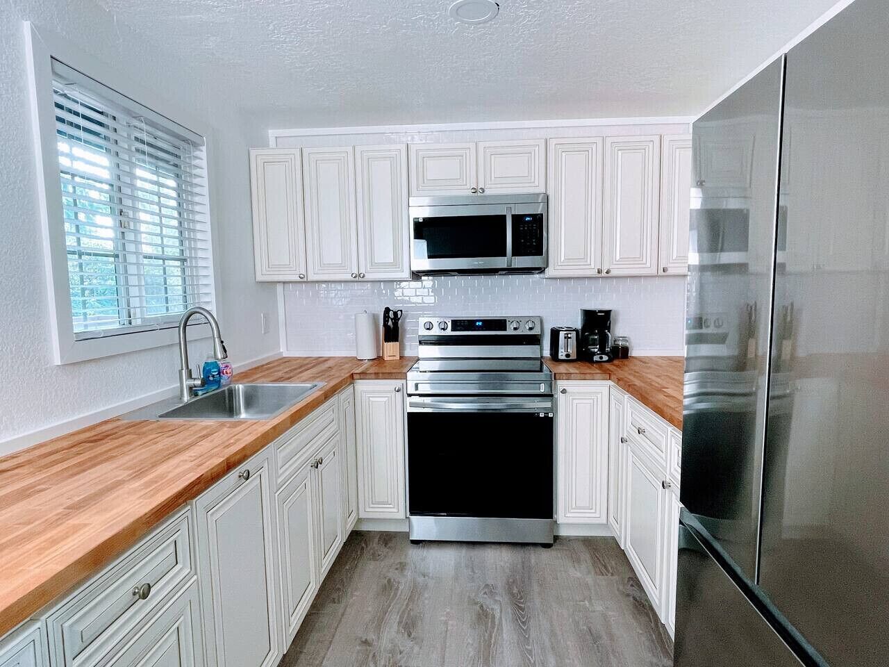 冰箱、微波炉、烤箱、炉灶