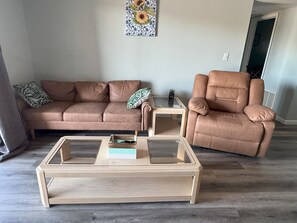 Una Smart TV, una chimenea