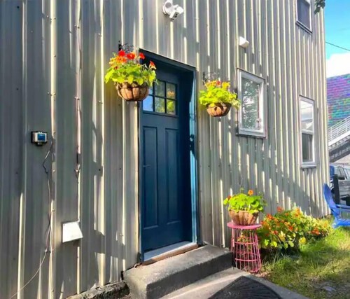 Marathon Historic Apartments- Bayview - Heart of downtown -Charming 1 bedroom