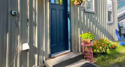 Marathon Historic Apartments- Bayview - Heart of downtown -Charming 1 bedroom