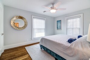 4 bedrooms, desk, iron/ironing board, free WiFi