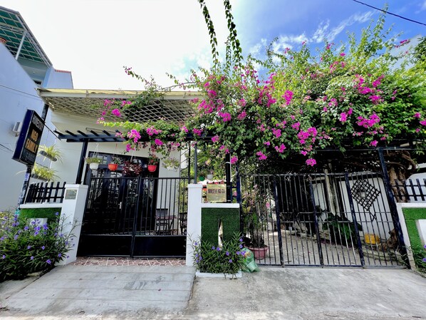 Front of property - Ngo Family Apartment (Da Nang)