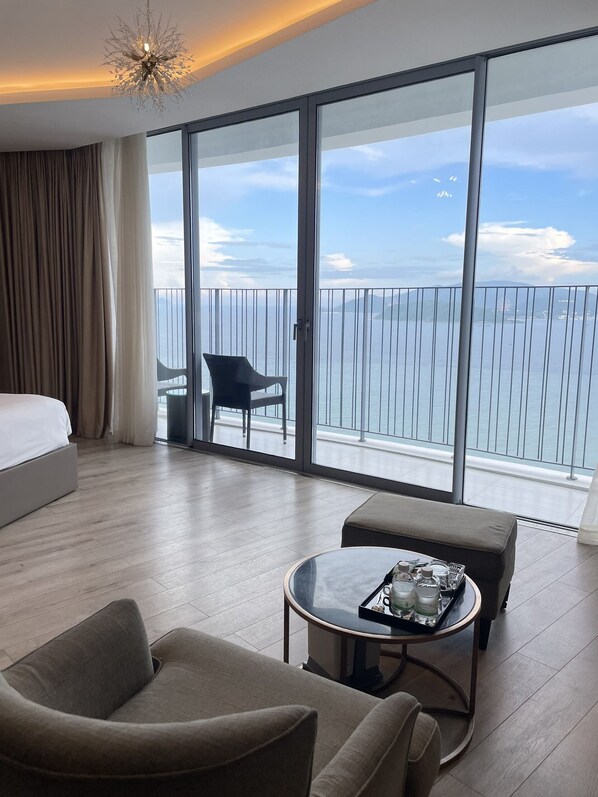 Premium bedding, desk, laptop workspace, blackout curtains - Aura Panorama Nha Trang (Nha Trang)