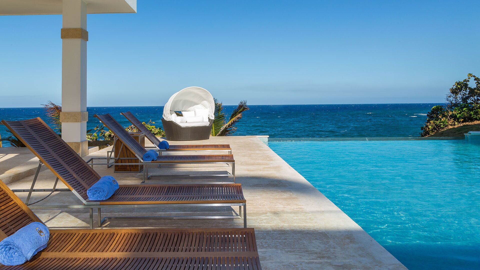 室内游泳池，室外游泳池