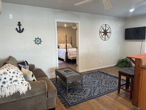 Smart TV, stereo - 240 degree WATERVIEWS and gorgeous Sunsets! (Lottsburg)