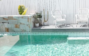 Outdoor pool - Relaxing family space, tropical Magnesium pool + Pets  (Peregian Springs)