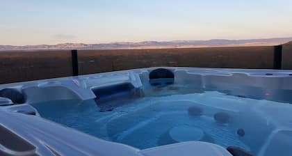 49 Palms Park Pl Joshua Tree National Park, Amazing views 5 ac estate Pool Spa