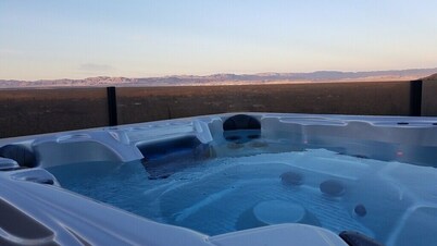 49 Palms Park Pl Joshua Tree National Park, Amazing views 5 ac estate Pool Spa