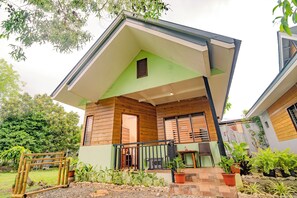 Deluxe Cabin | Minibar, in-room safe, rollaway beds, free WiFi - Ana-as Apartelle  (Panglao)