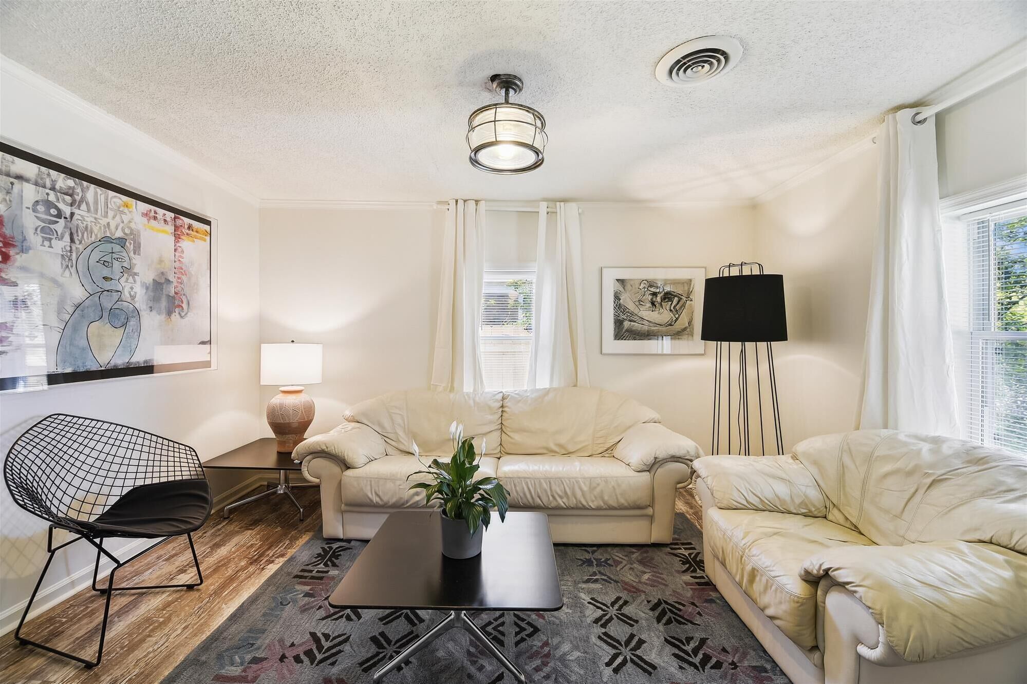 Travel Nurses welcome! Renovated Vintage Mill House near Uptown-near hospitals