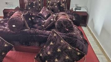 Quadruple Room | Iron/ironing board