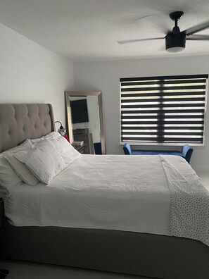 4 bedrooms, iron/ironing board, WiFi, bed sheets