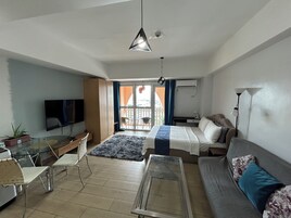 Luxury Condo, Multiple Beds, Canal View | 1 bedroom, desk, laptop workspace, blackout drapes