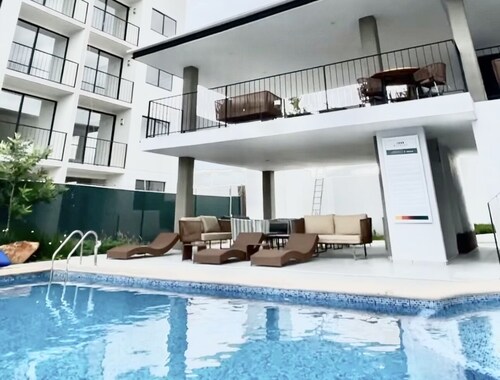 Apartment with pool, excellent location for haciendas and event rooms