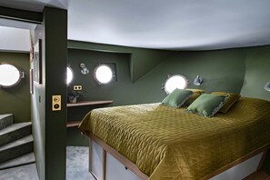 1 bedroom, iron/ironing board, Internet, bed sheets