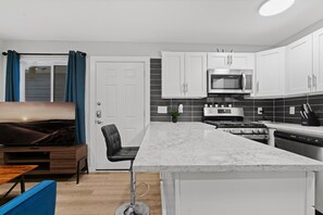 Apartment - Stylish Studio Downtown Evonify (Austin)