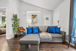 Apartment | 1 bedroom - Stylish 1BR Zilker Evonify (Austin)