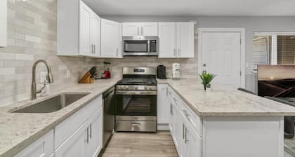 Stylish Studio Downtown Evonify