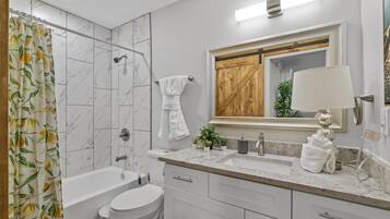 Apartment | Bathroom