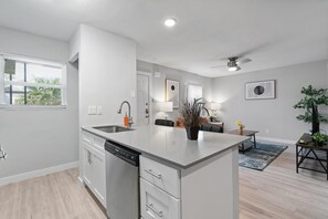 1 bedroom - Modern 1BR Near UT Hyde Park Evonify (Austin)