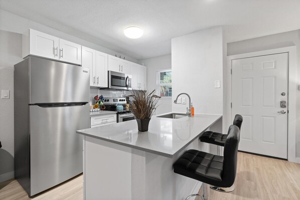 2 bedrooms - Modern 2BR Near UT Hyde Park Evonify (Austin)