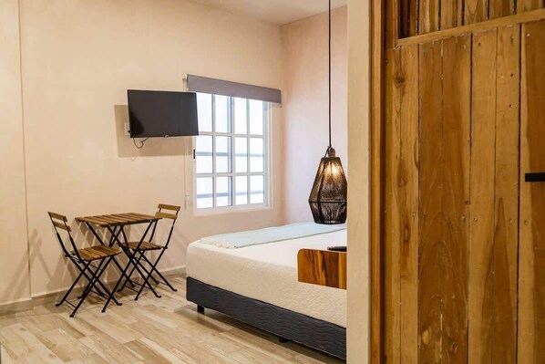 WiFi, bed sheets