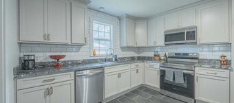 Eclectic Inn Downtown - 2 miles to Sanford Stadium