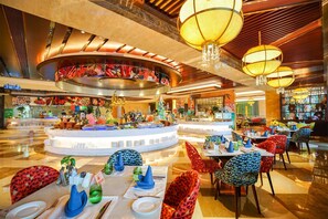Desayuno buffet todos los días (con cargo) 