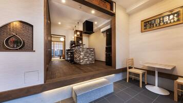 Traditional Townhome | Living area | Flat-screen TV