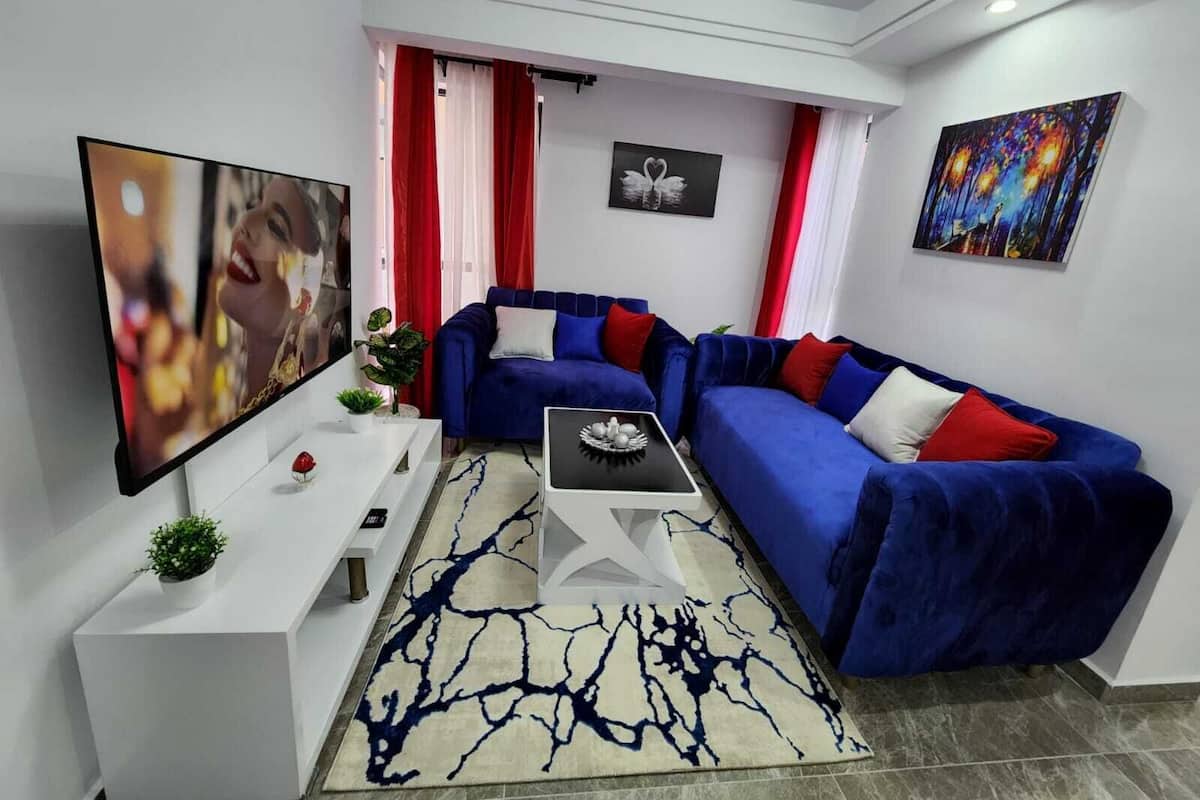 Appartamento Luxury | 1 camera, una scrivania, postazione laptop, tende oscuranti