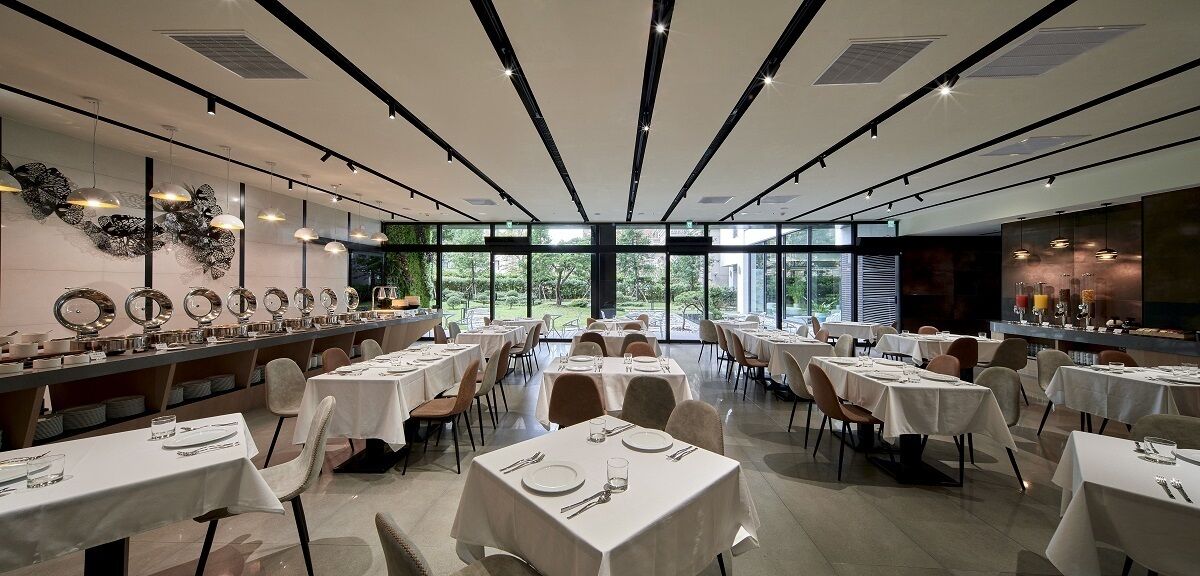 Lunch, dinner served; French cuisine, garden views 