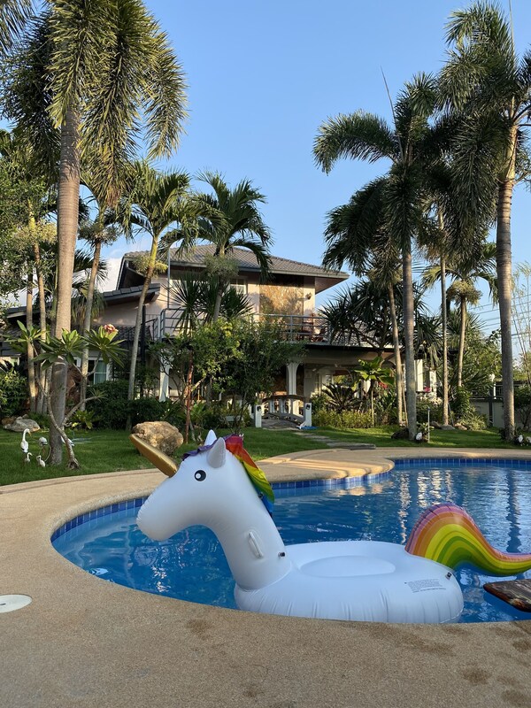 Lets Chill Pool Villa Najomtien Sattahip - Pattaya