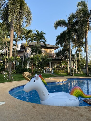 Lets Chill Pool Villa Najomtien Sattahip