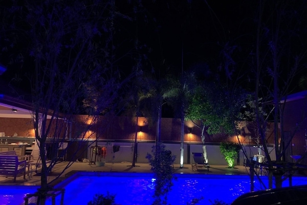 3 habitaciones, escritorio, wifi gratis y ropa de cama