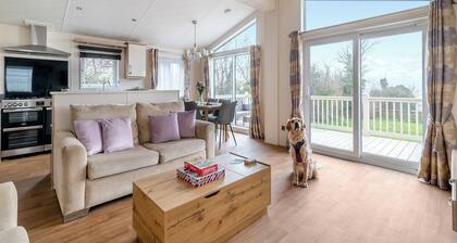 Cannington Lodge (Pet friendly)
