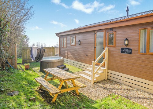 Cannington Lodge (Pet friendly)