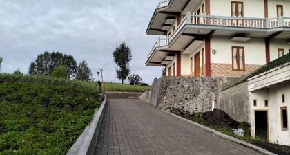 Bromo Seruni Guesthouse