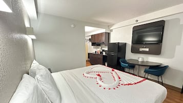 Desk, blackout drapes, free WiFi, bed sheets