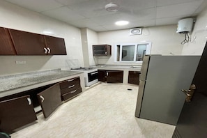 Shared kitchen - Super OYO 148 Bin Barakat Hotel (Salalah)